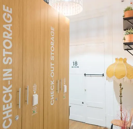 Party Zone Vandrarhem *