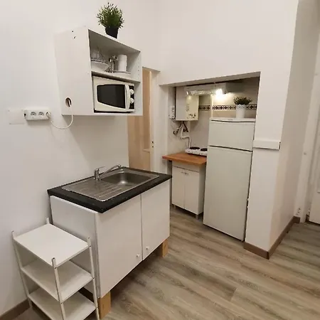 Party Zone Hostel *